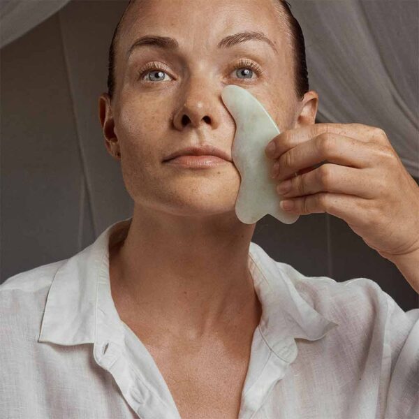 Yin_Your_Skin_LAHJA_Gua_Sha_Facial_Tool_6430072310211_LR3 Yin_Your_Skin_LAHJA_Gua_Sha_Facial_Tool_6430072310211_LR3